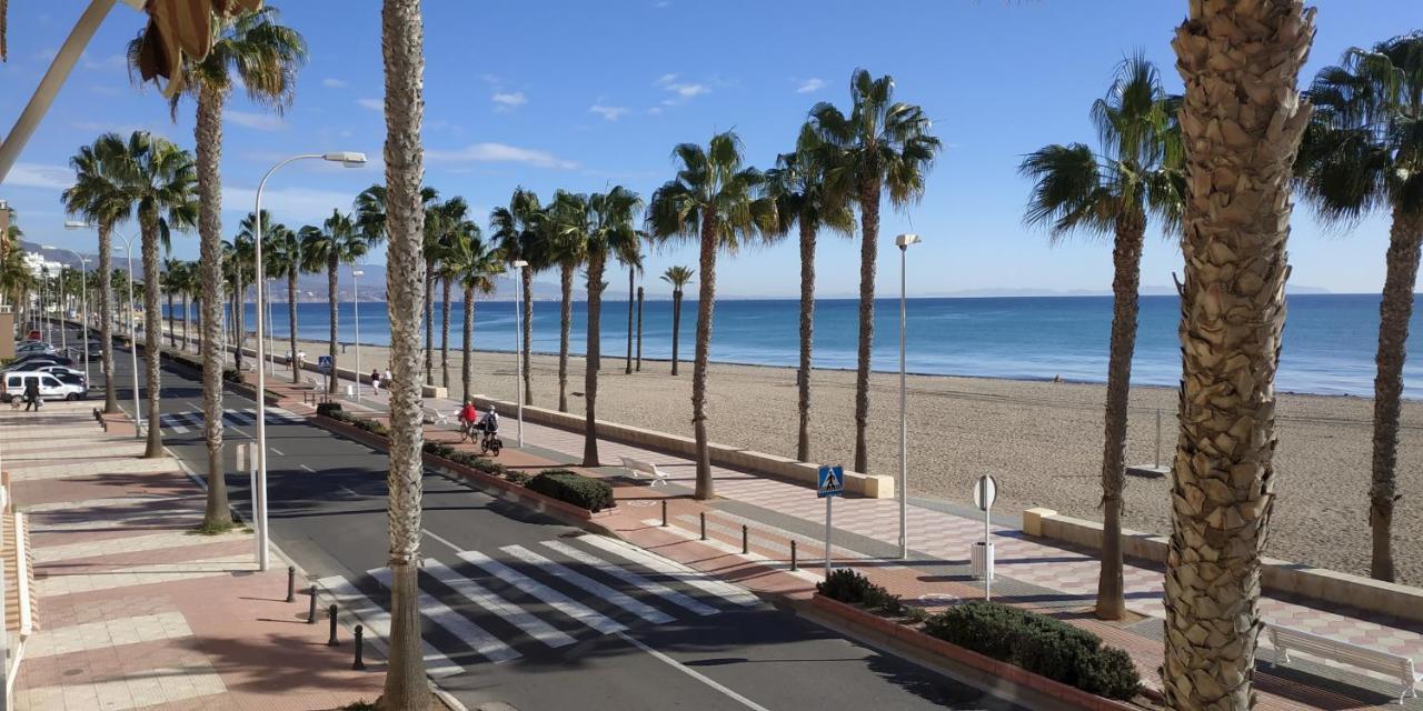 Premiere Ligne De Mer Roquetas de Mar Exteriér fotografie